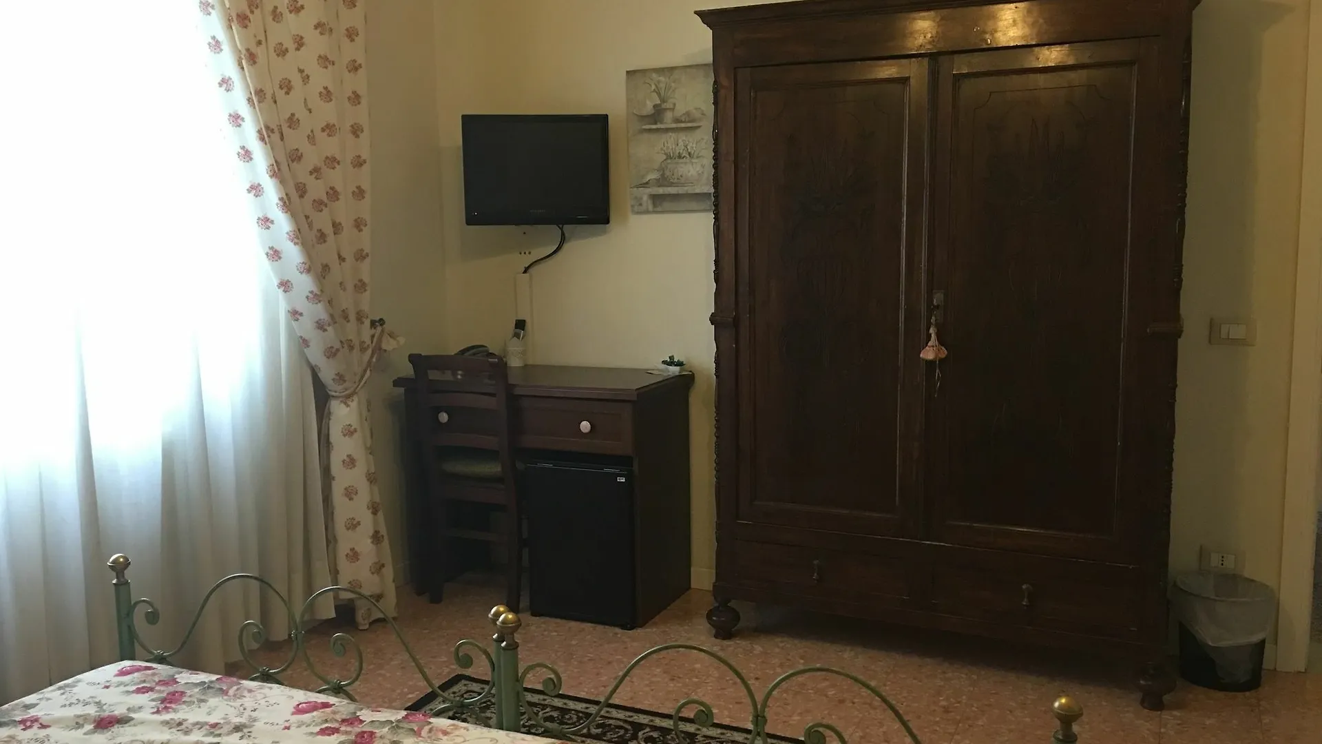 La Casa Di Ugo By Relais Centrostorico Apartment Pisa