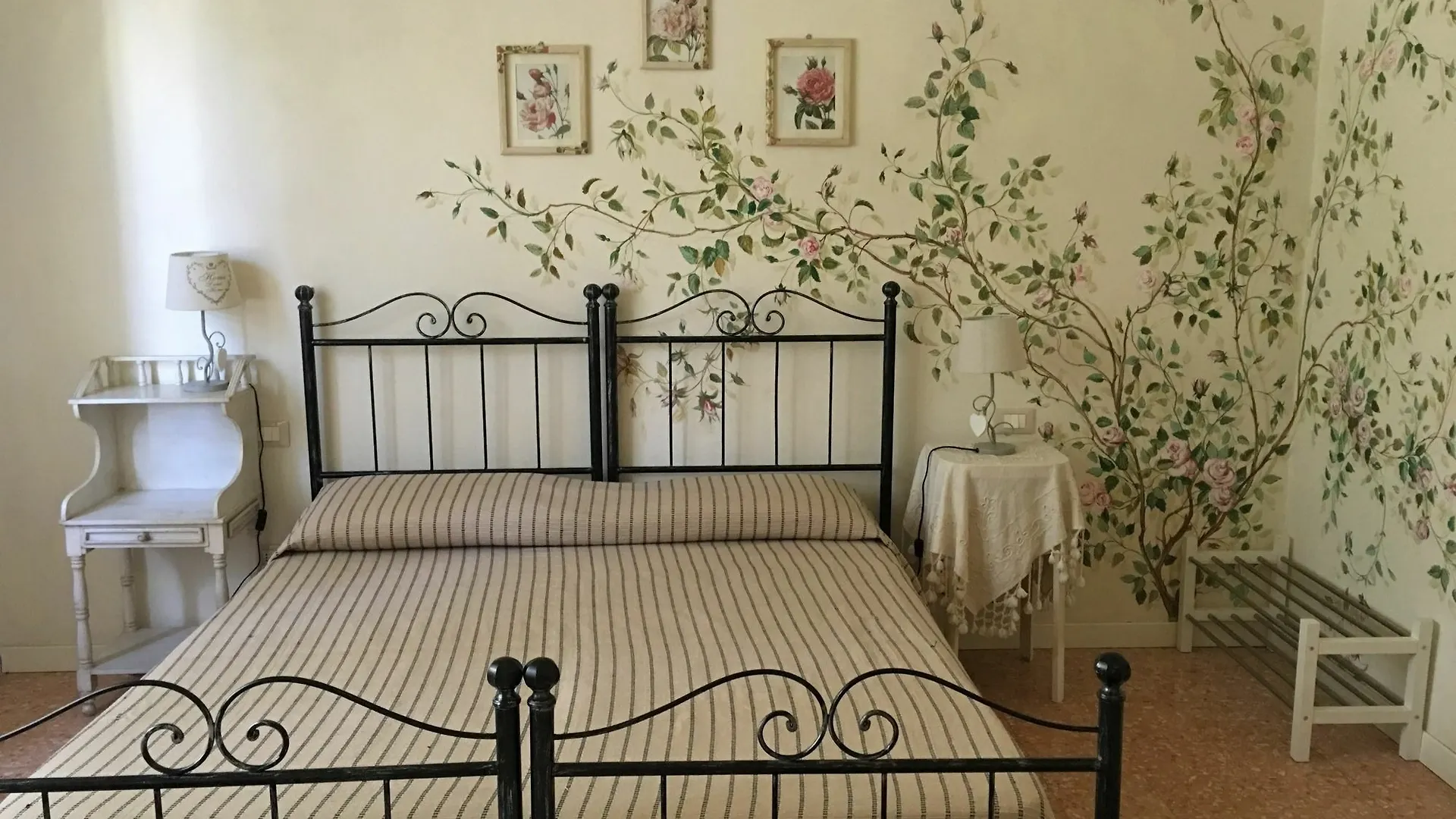La Casa Di Ugo By Relais Centrostorico Apartment Pisa Italy